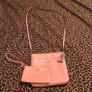 Coach wallet. Coach crossbody